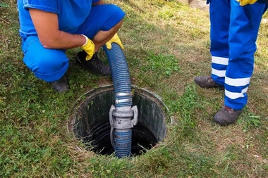 Skilled Pacific septic tank pumping team in WA near 98390